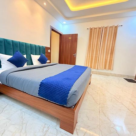 Hotel Tulip Light มถุรา ภายนอก รูปภาพ