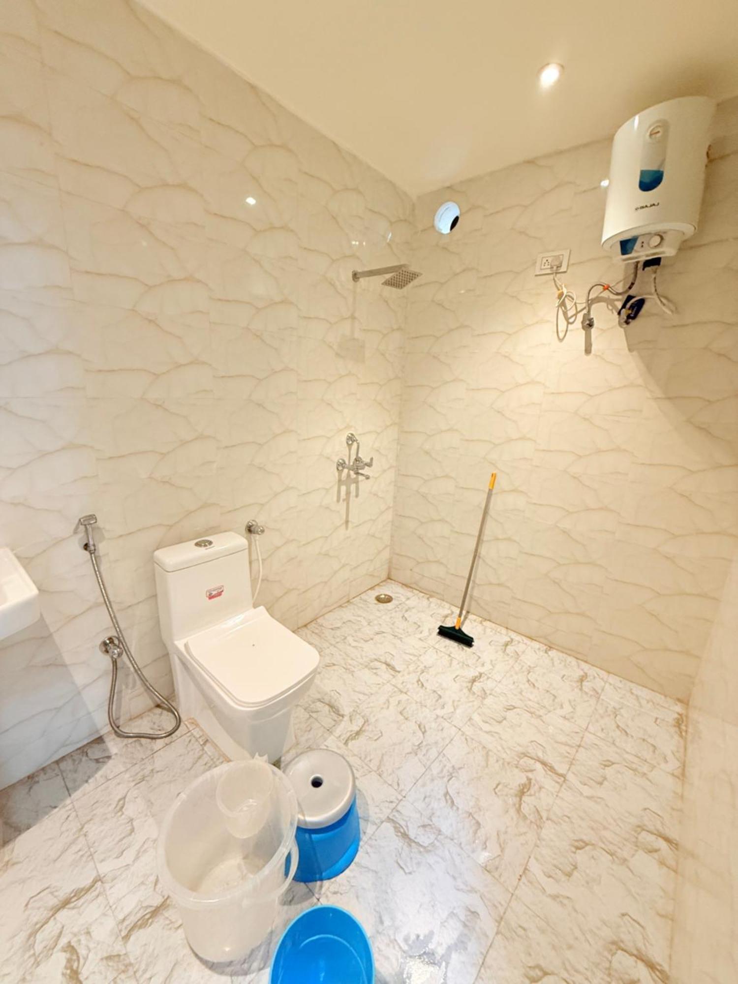 Hotel Tulip Light มถุรา ภายนอก รูปภาพ