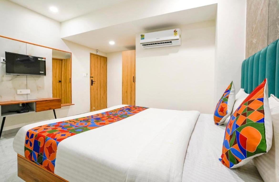 Hotel Tulip Light มถุรา ภายนอก รูปภาพ