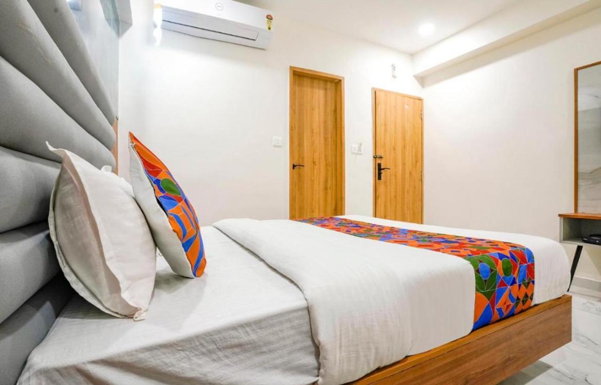 Hotel Tulip Light มถุรา ภายนอก รูปภาพ